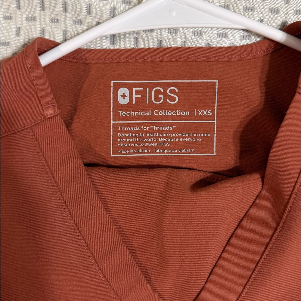 Figs Terracotta V-Neck Scrub Top